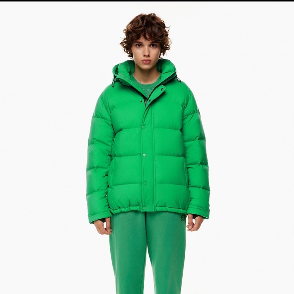 Green Aritzia Super Puff Original Medium - New without tag